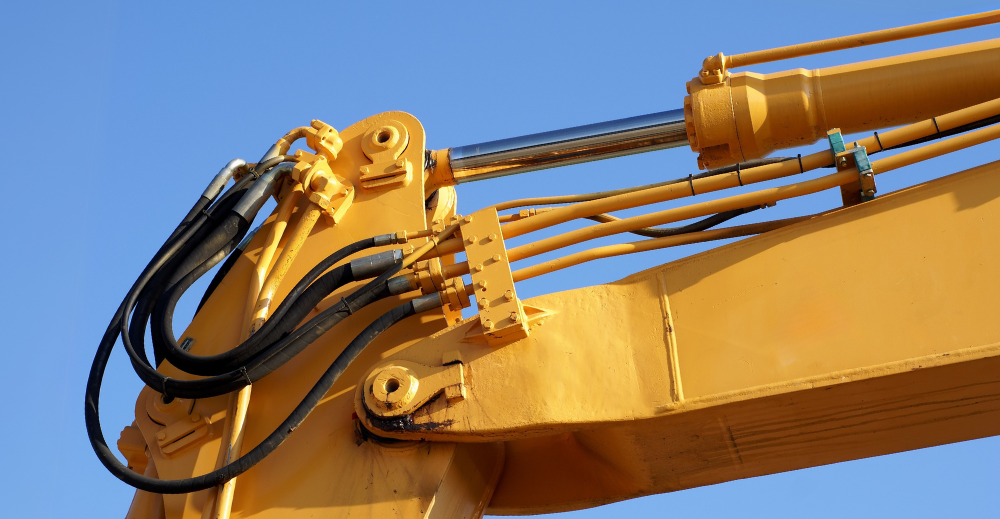 Jak dbać o układ hydrauliczny w koparkach budowlanych?
